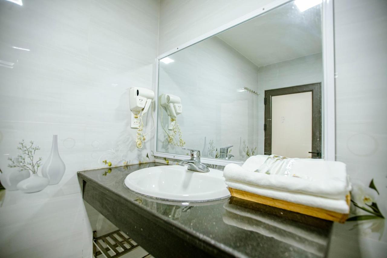 Hotel Quynh Trang à Thuy Nguyen Extérieur photo